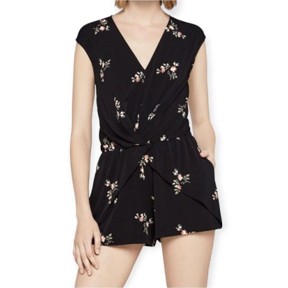 Bcbgeneration fainting flowers overlapping romper - Picture 1 of 11